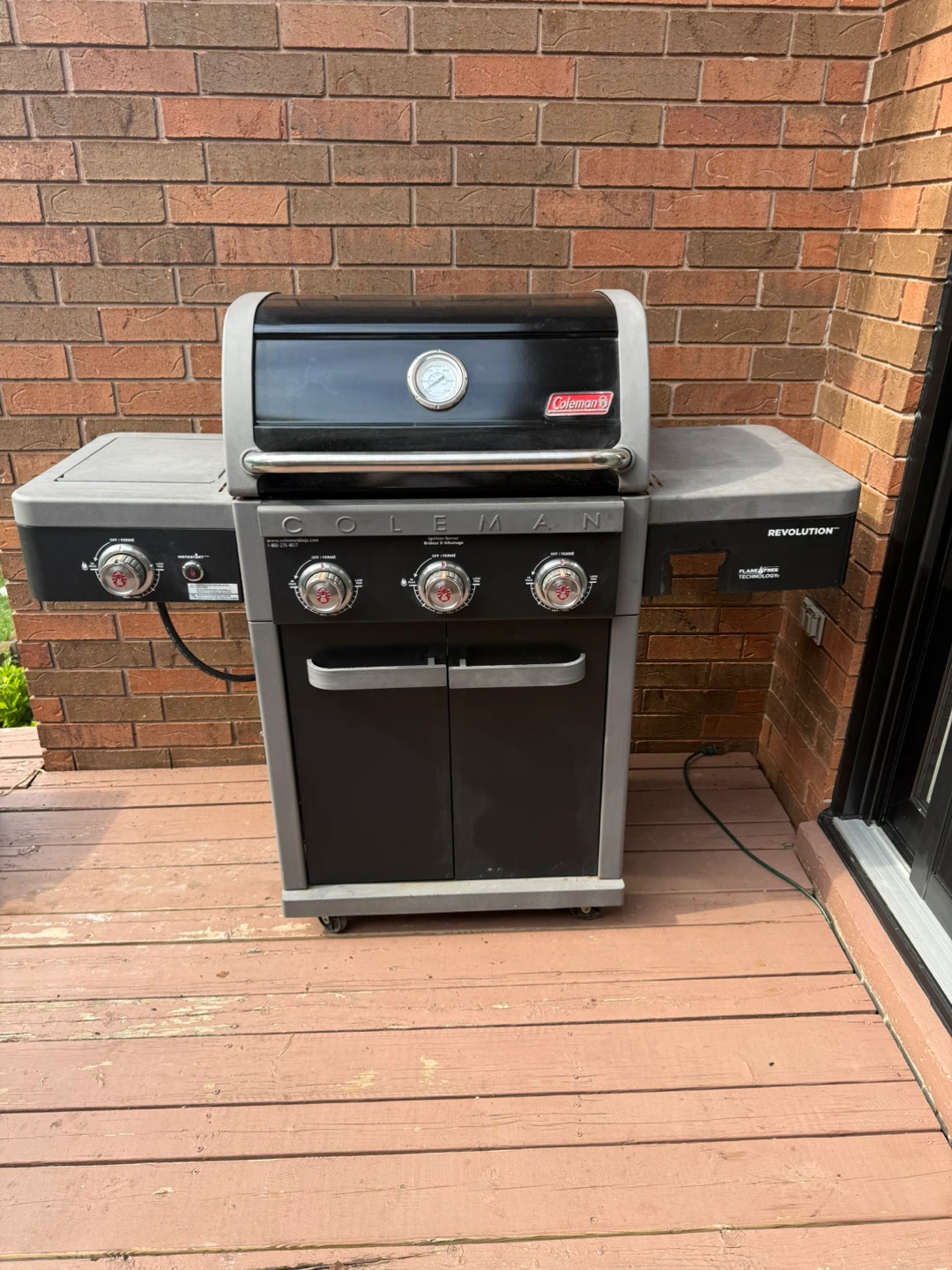 Coleman 4-Burner Propane Gas Grill with Side Burner - photo 2