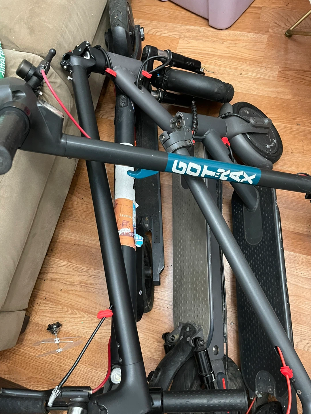Electric Scooters  for parts or repair (Set of 6)