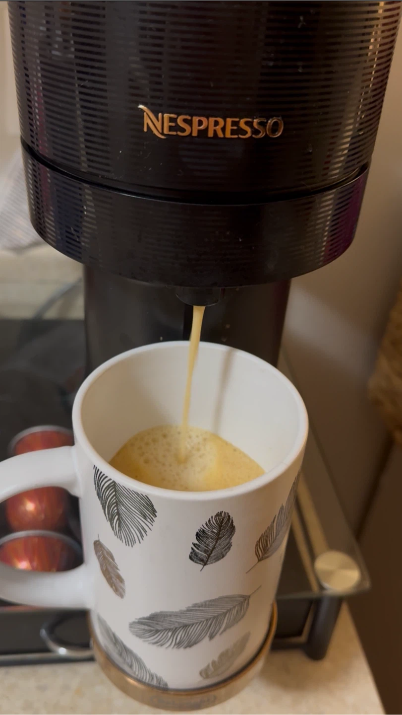 Nespresso VertuoPlus Coffee Machine with pod tray - photo 2