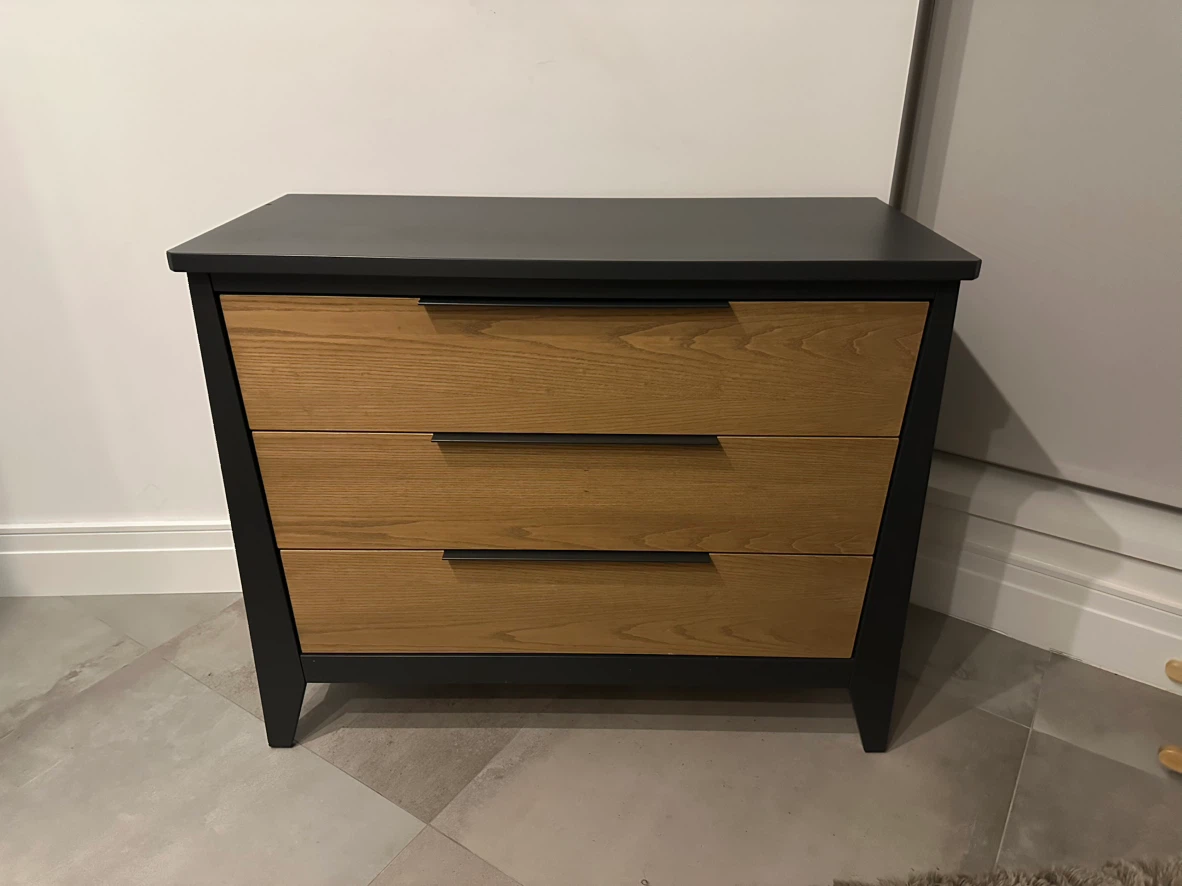 Transition crib and toddler bed with matching dresser - photo 2