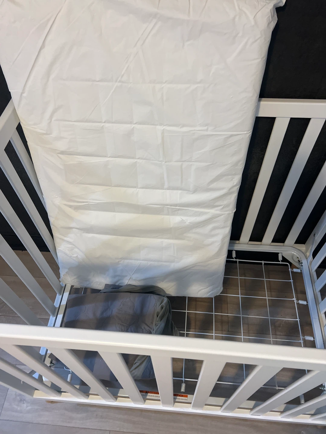 White mini Crib with Mattress - photo 4