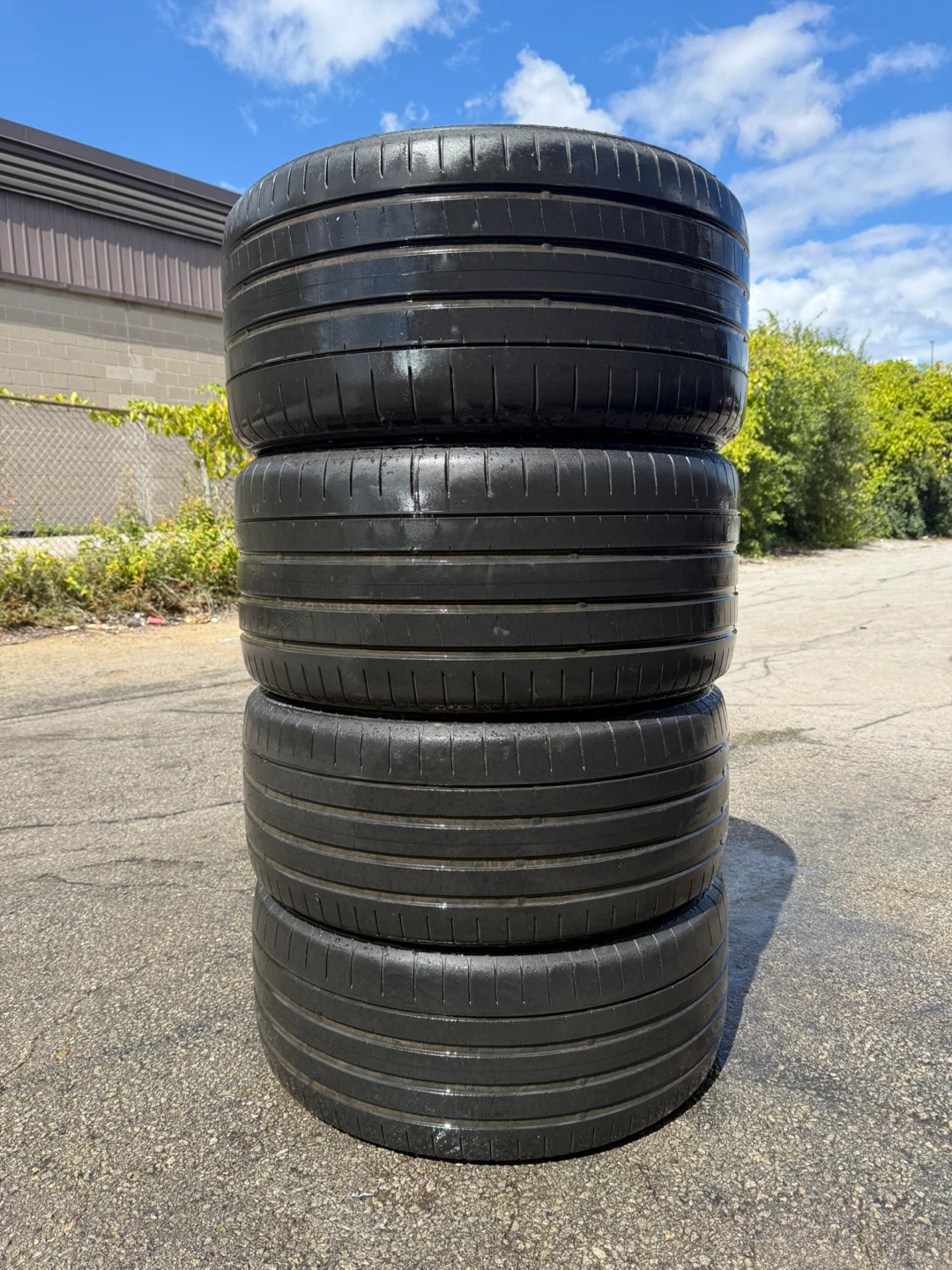 Yokohama ADVAN Sport V107 – 22” Performance Tires