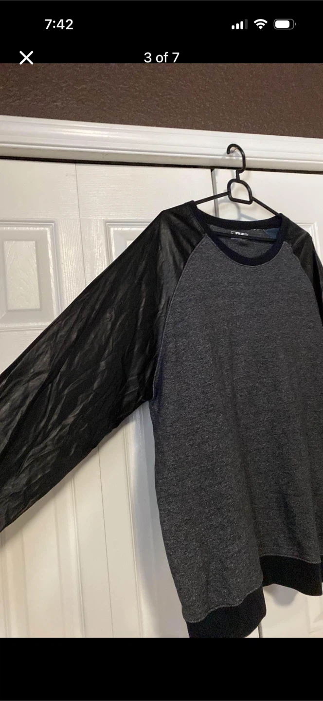 Simons Le 31 Pull Over Sweater With Faux Leather Sleeves - photo 3