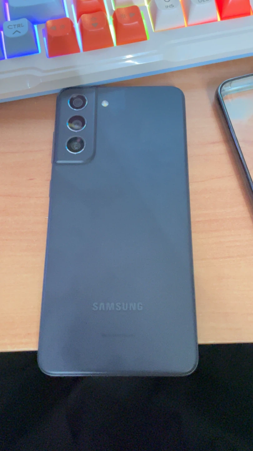 Samsung Galaxy S21 FE 5G - photo 4