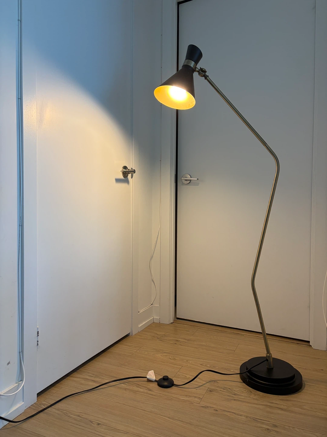 Structube  Lamp