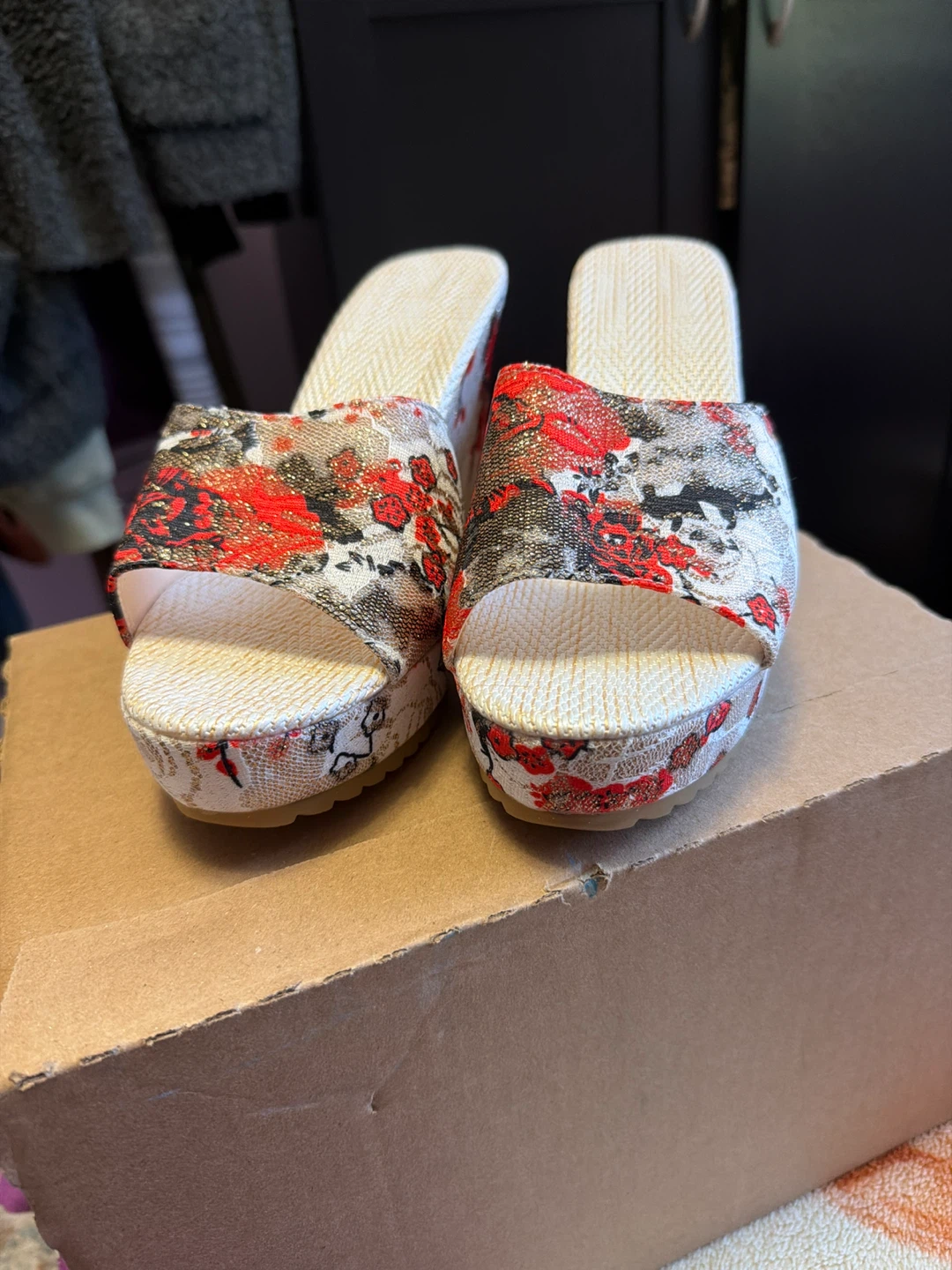 Women's Floral Wedge Sandals - photo 3