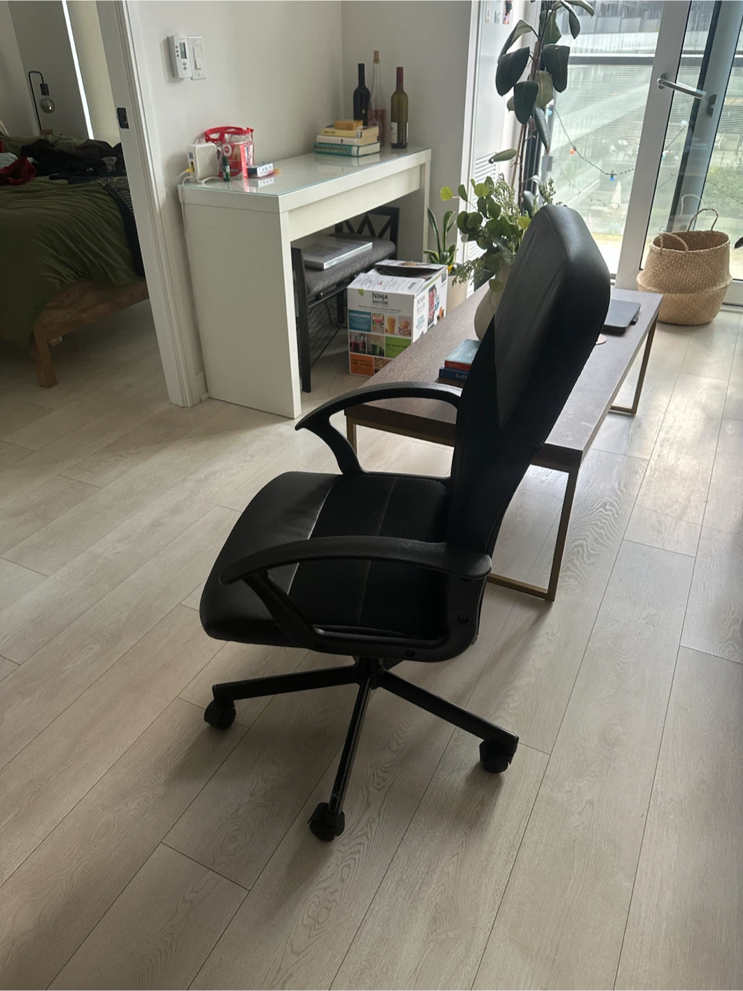 Black Office Chair - photo 2