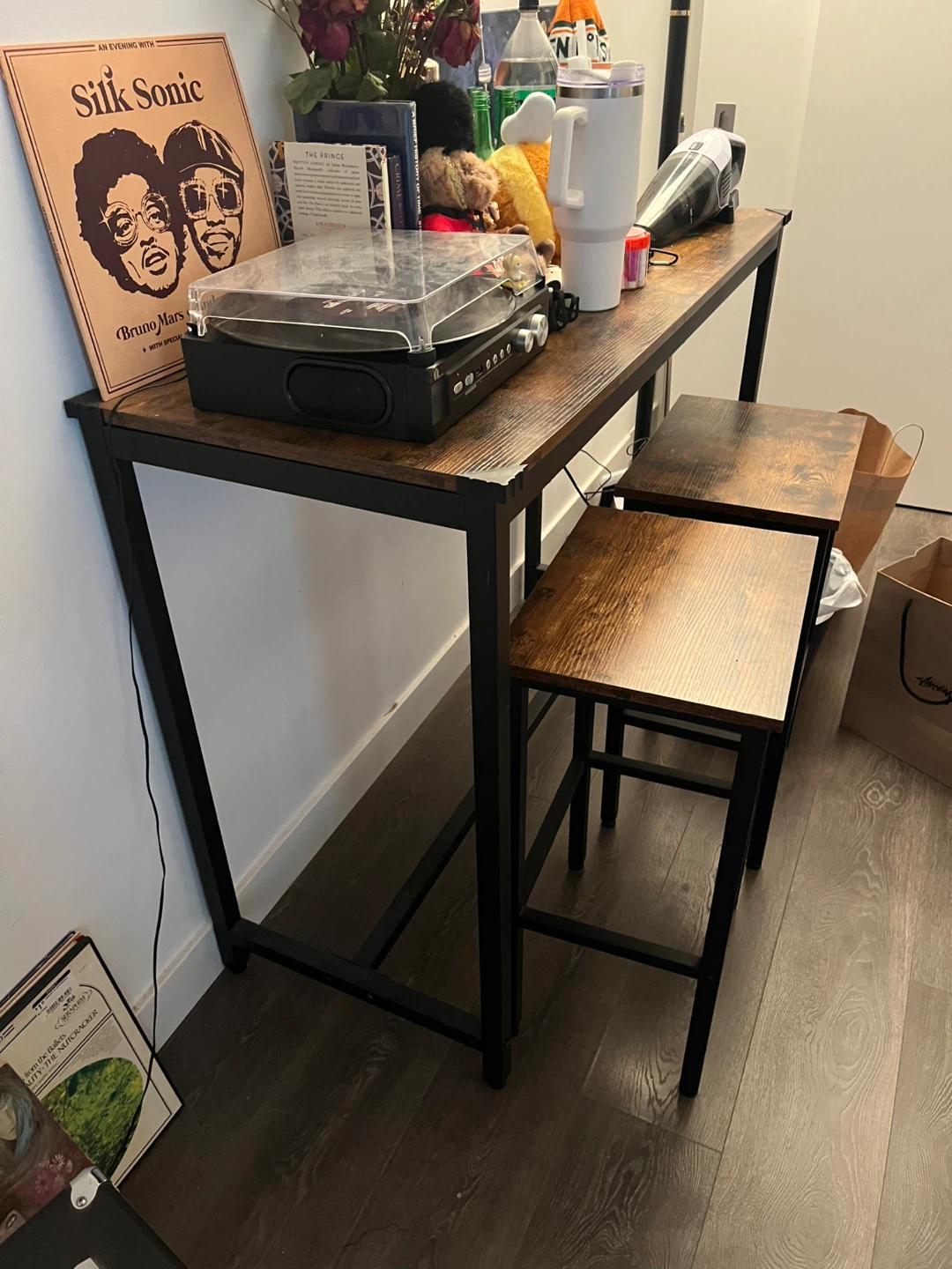 Rustic Bar Table with 2 Stools