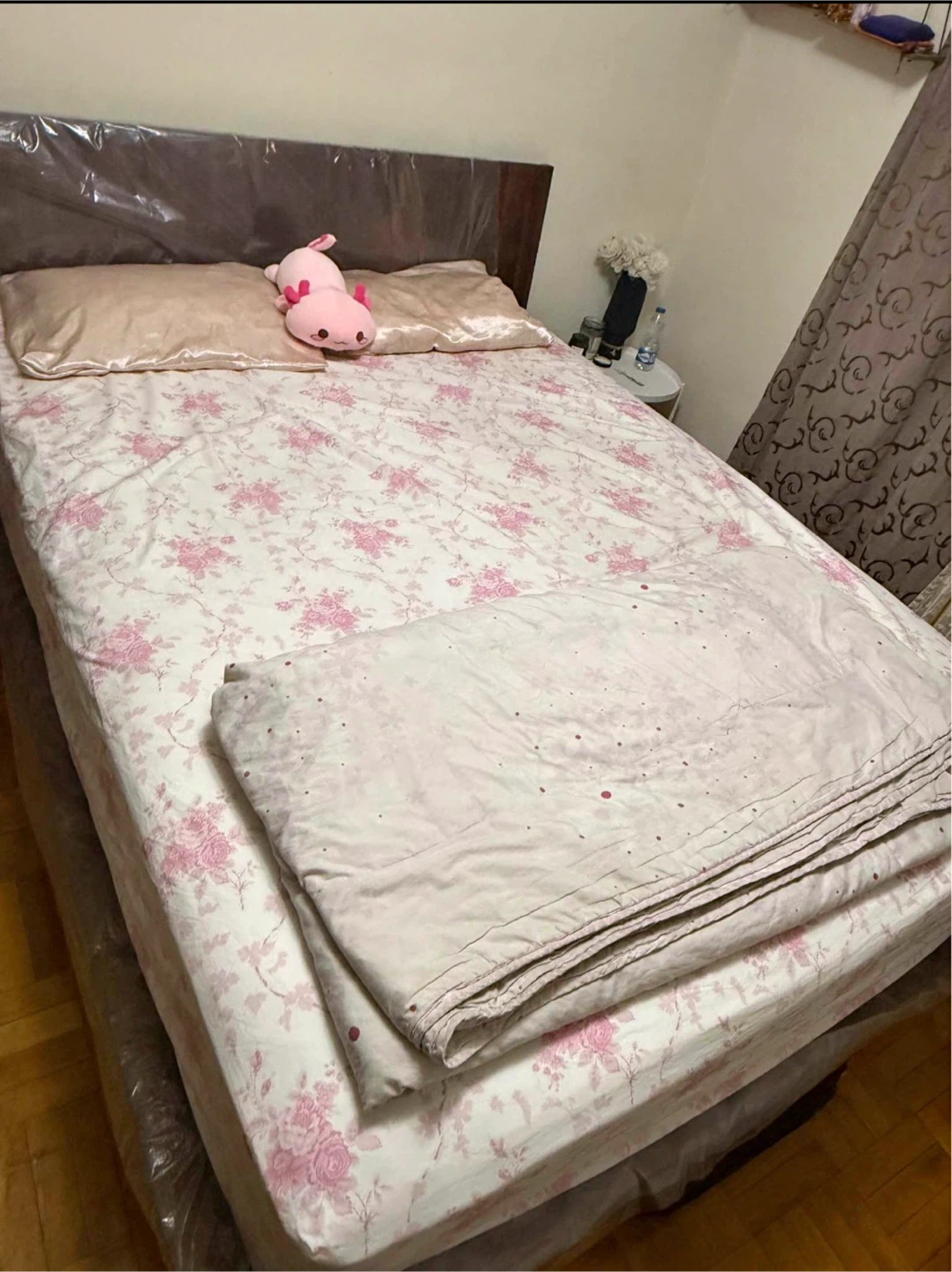 Acacia wood queen size bed