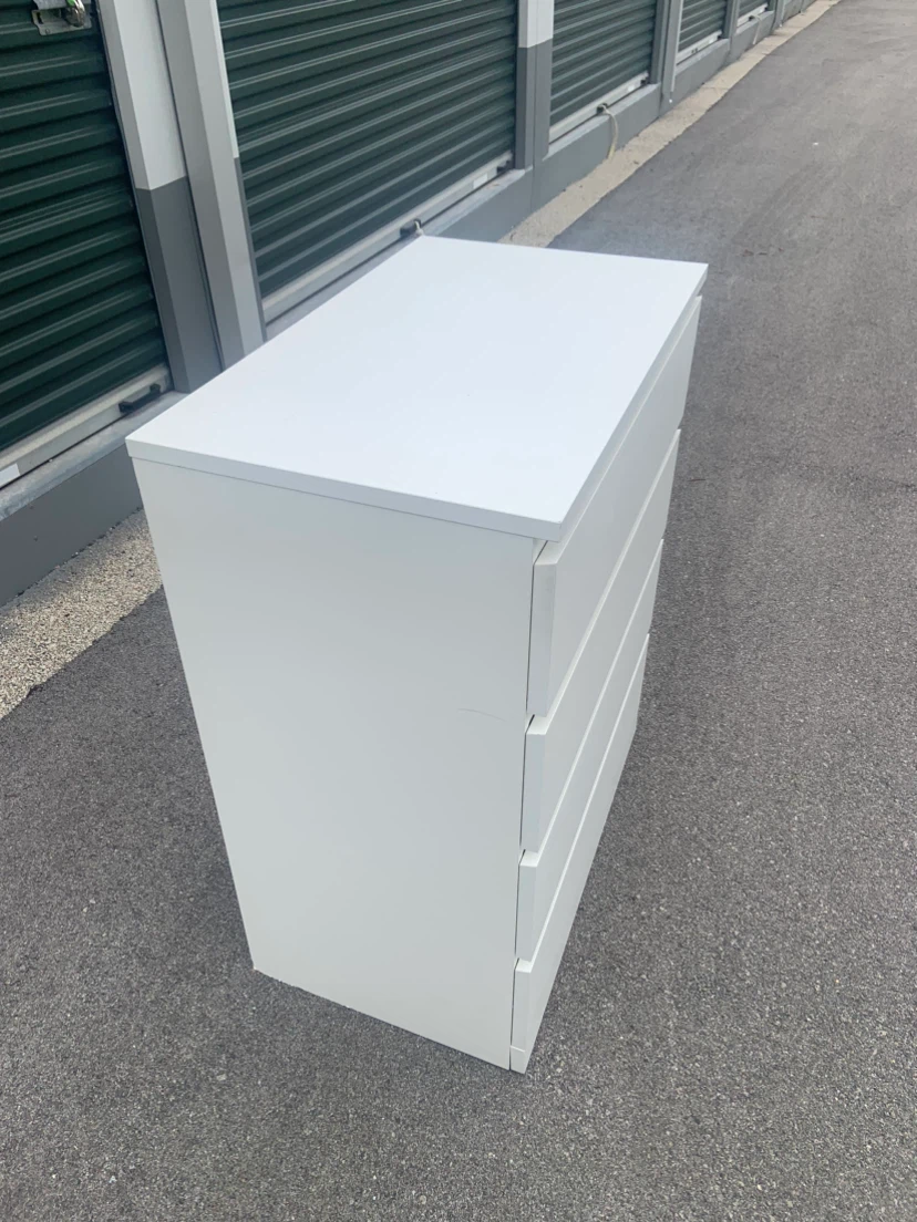 White 4-Drawer Dresser - photo 3