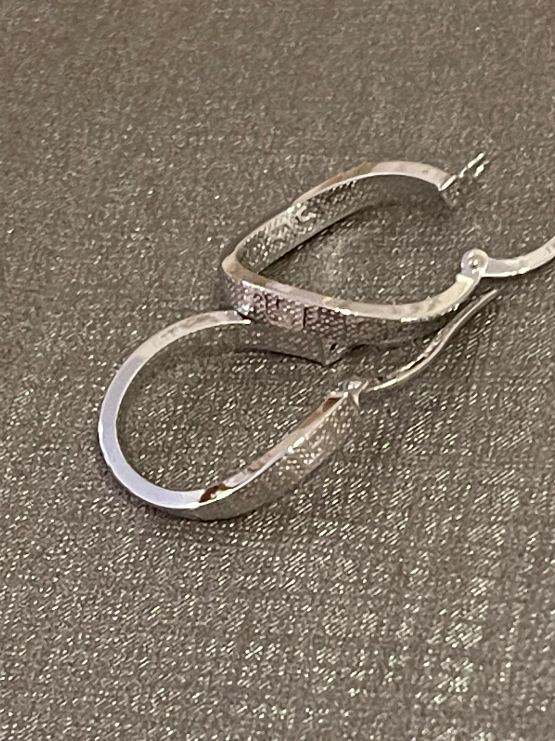 14K Italy white gold Greek design twist  hoop earrings - photo 5