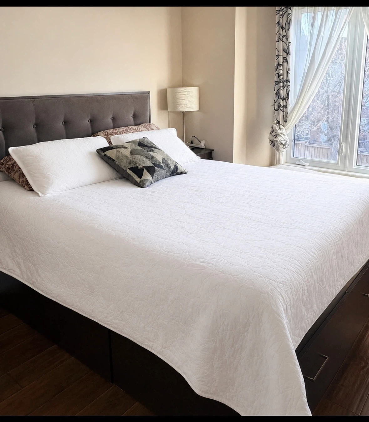 Bright & Spacious Room for Rent – Great Location