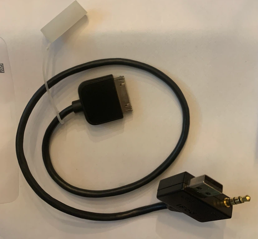 Hyundai 30 Pin To USB/Jack Charging Cable