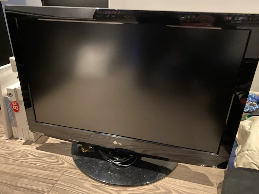 LG Television 37”