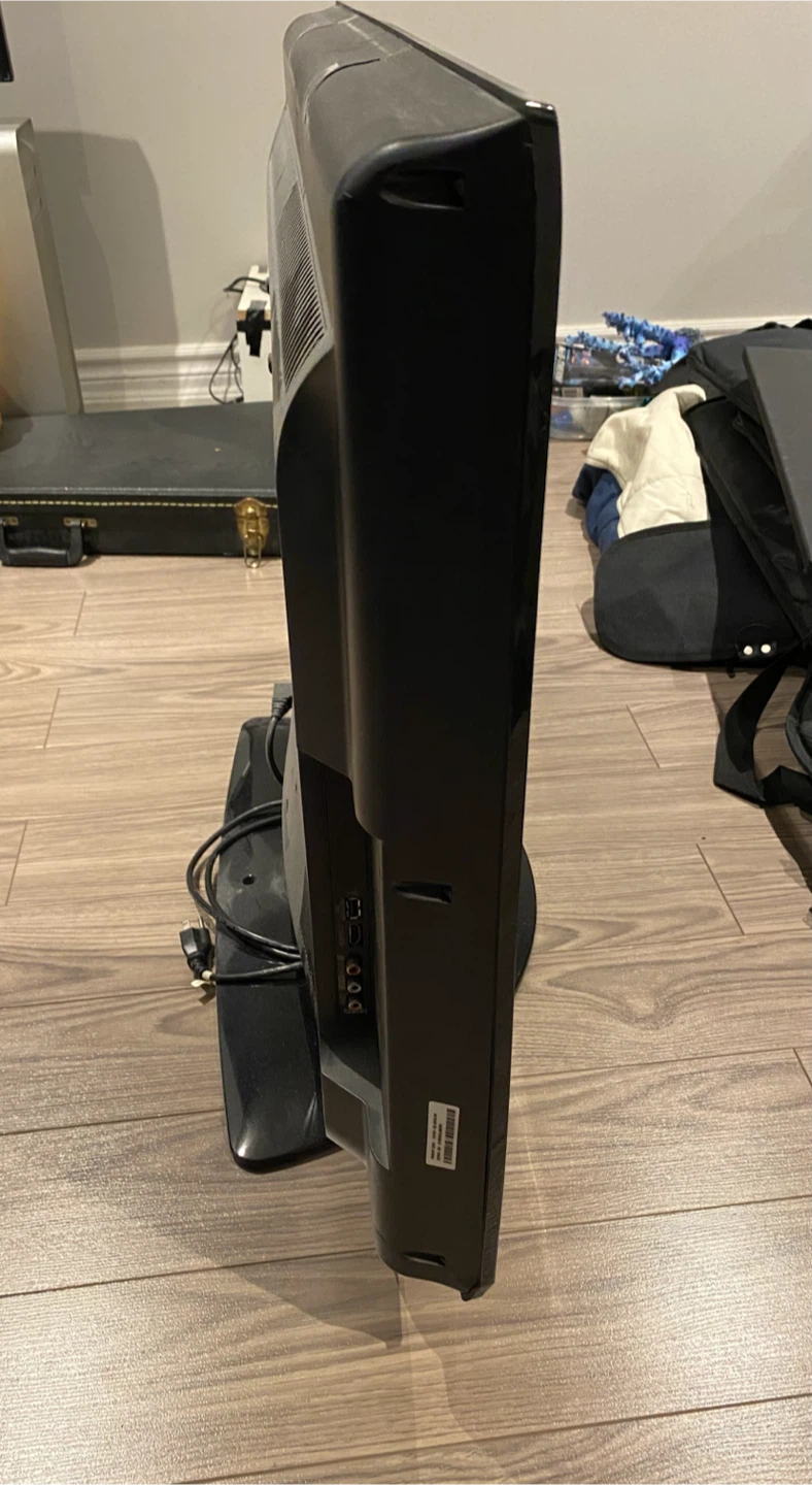 LG Television 37” - photo 2
