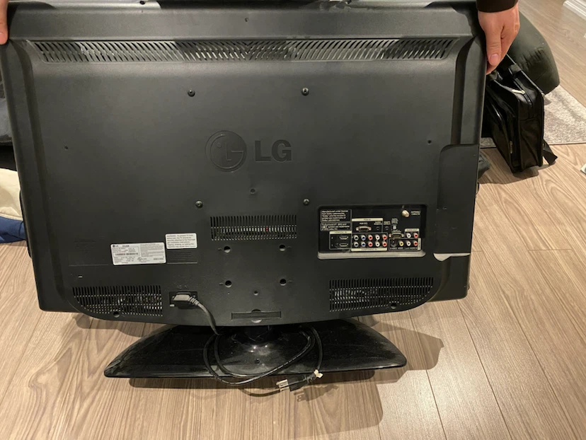 LG Television 37” - photo 3