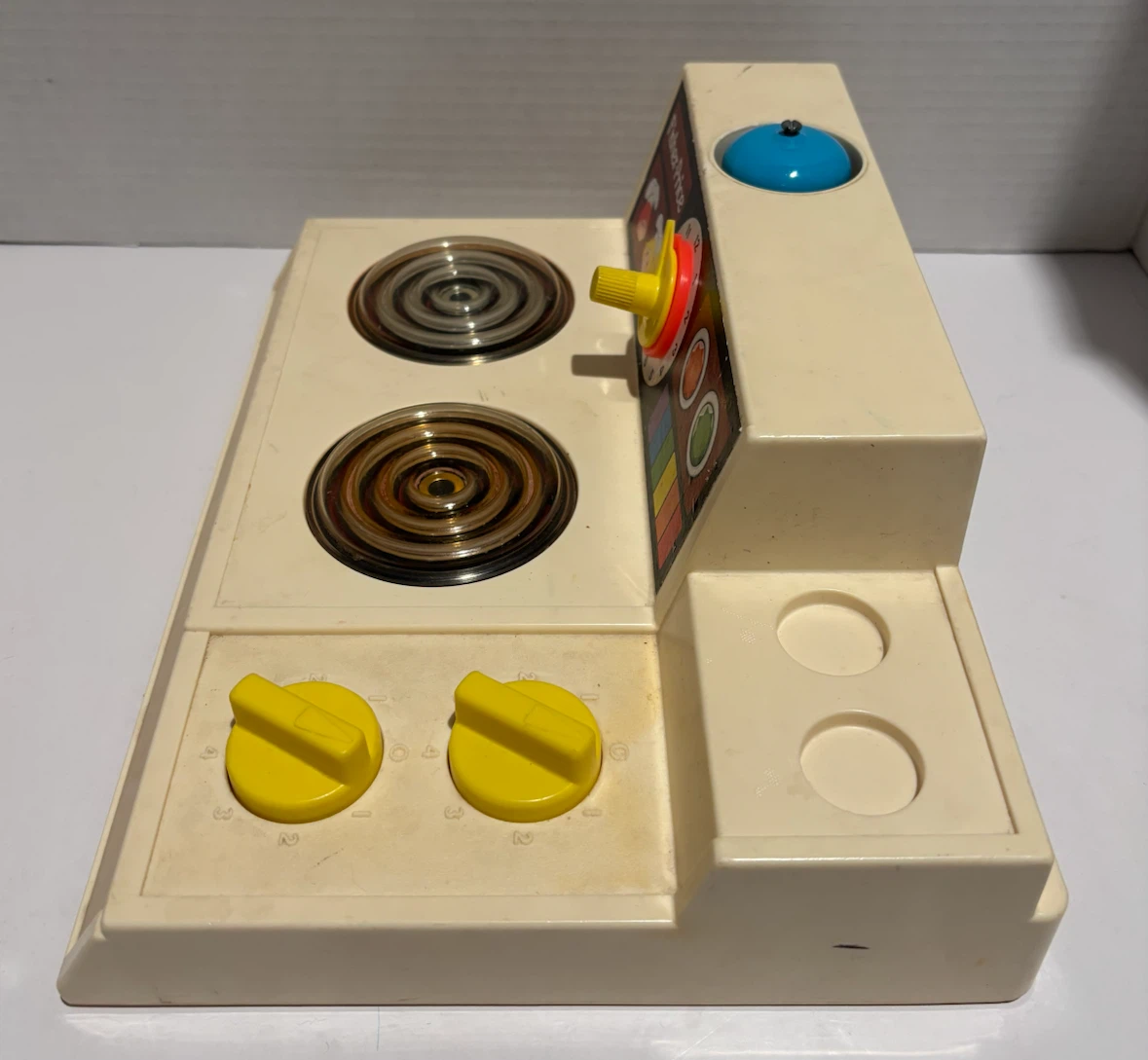 Fisher-Price Toy Stove 1978 - photo 4