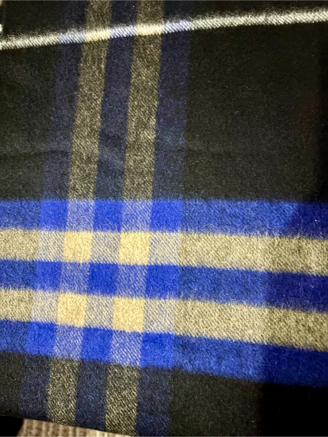 NEW Burberry 100% Cashmere Scarf - photo 3