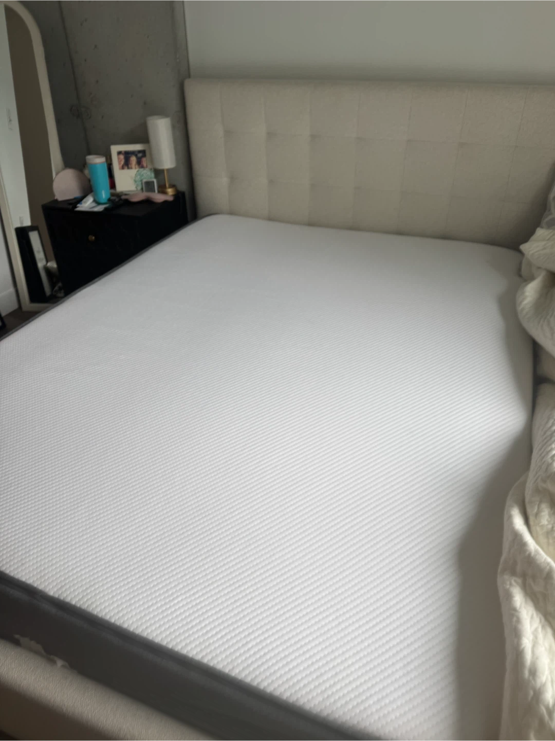 Casper Queen size mattress and foundation in excellent condition