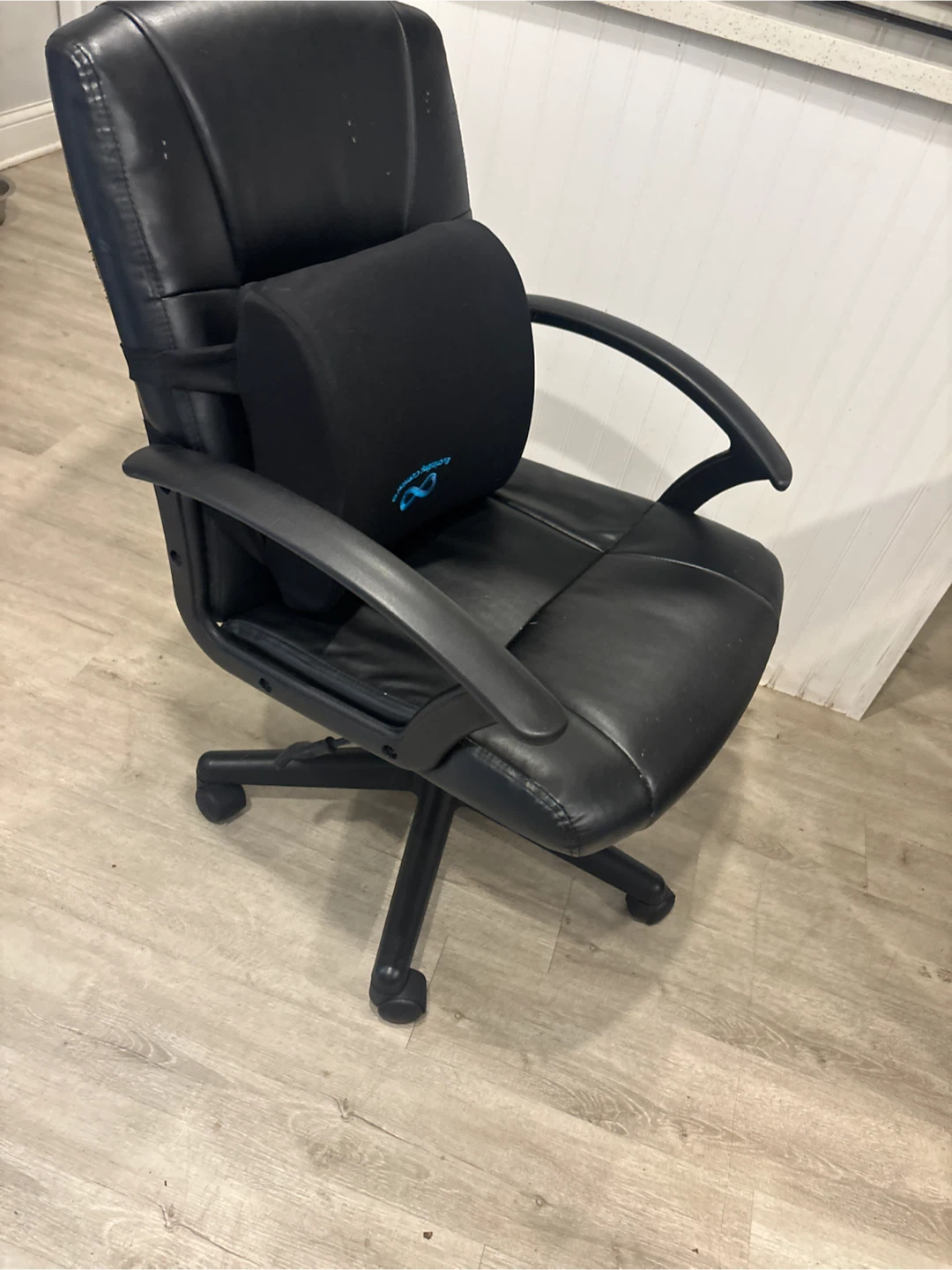 Computer chair with back support used