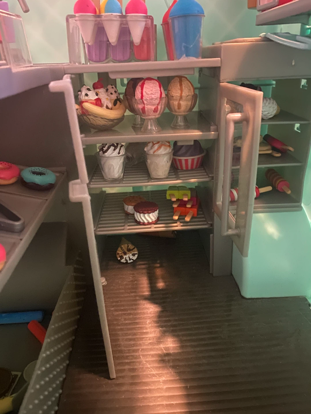 Kid's Ice Cream Truck Play Set - photo 4