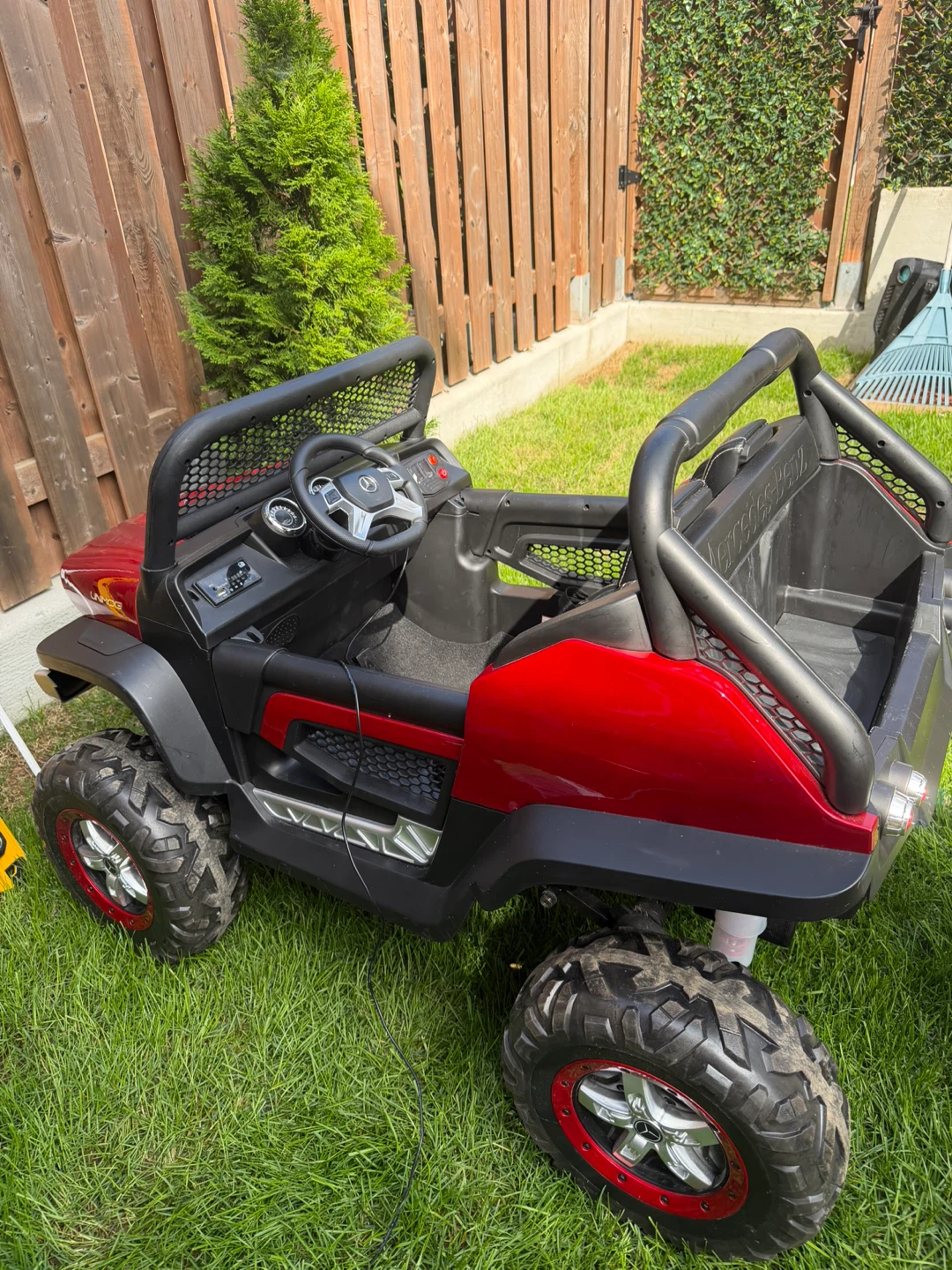 Large 24V Mercedes-Benz Unimog Two-Seater Ride-On - photo 4