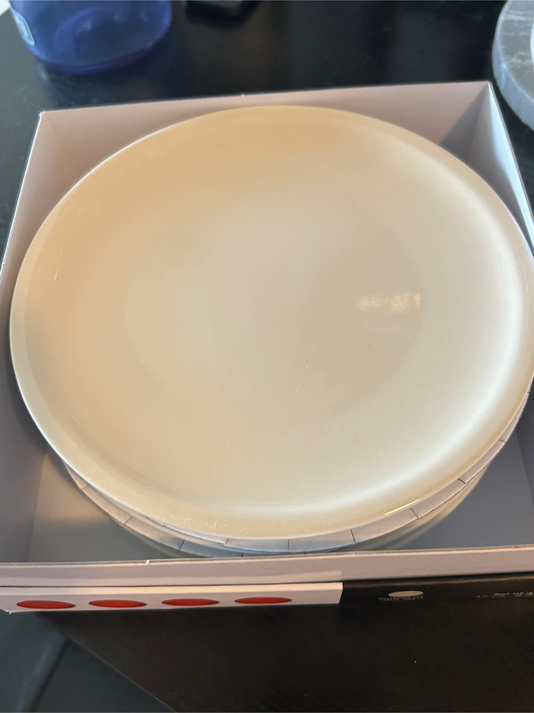 Le Creuset Plates Set - photo 2
