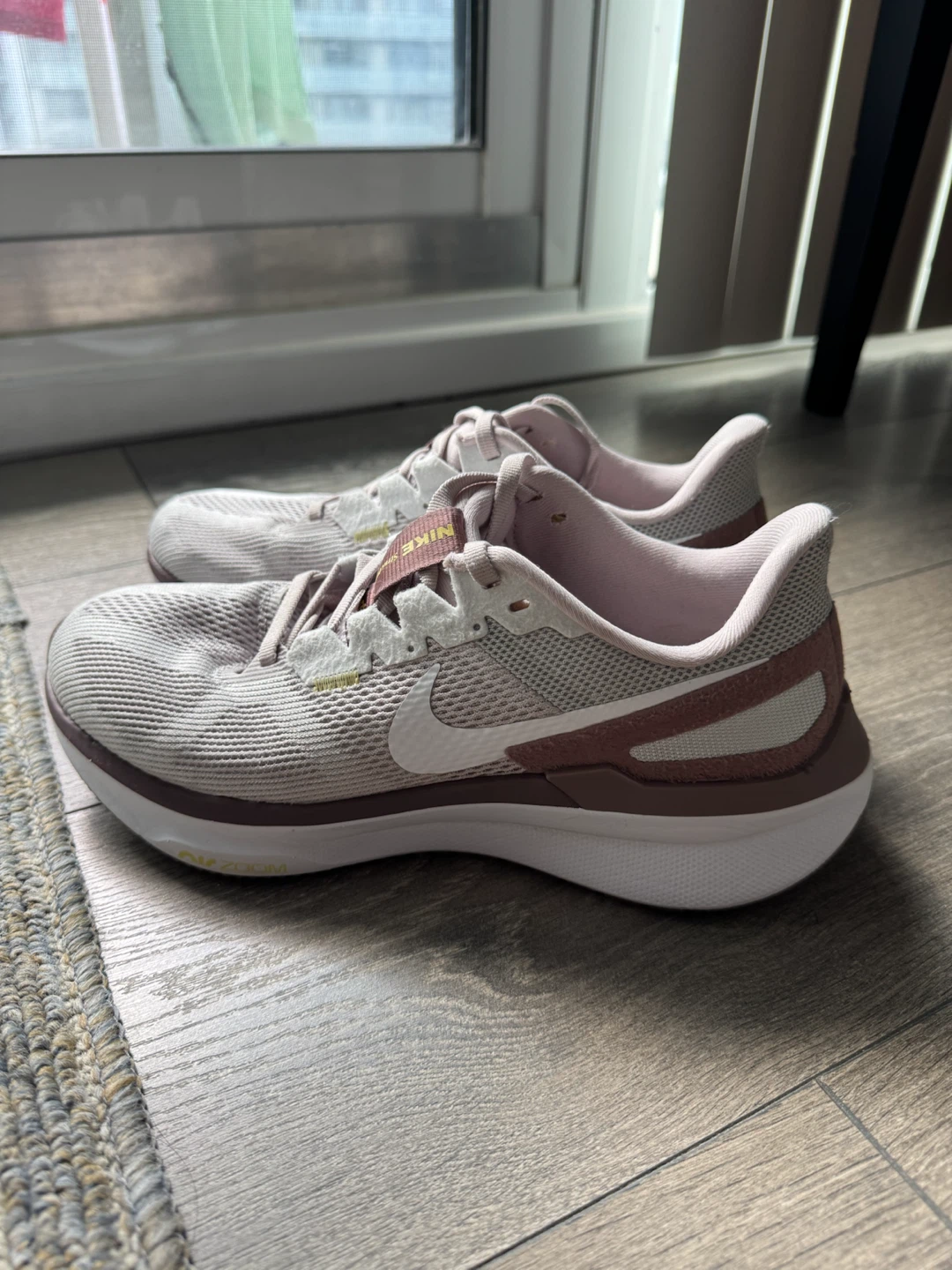 Nike Structure 25 Running Shoes (US 8.5 Women’s)