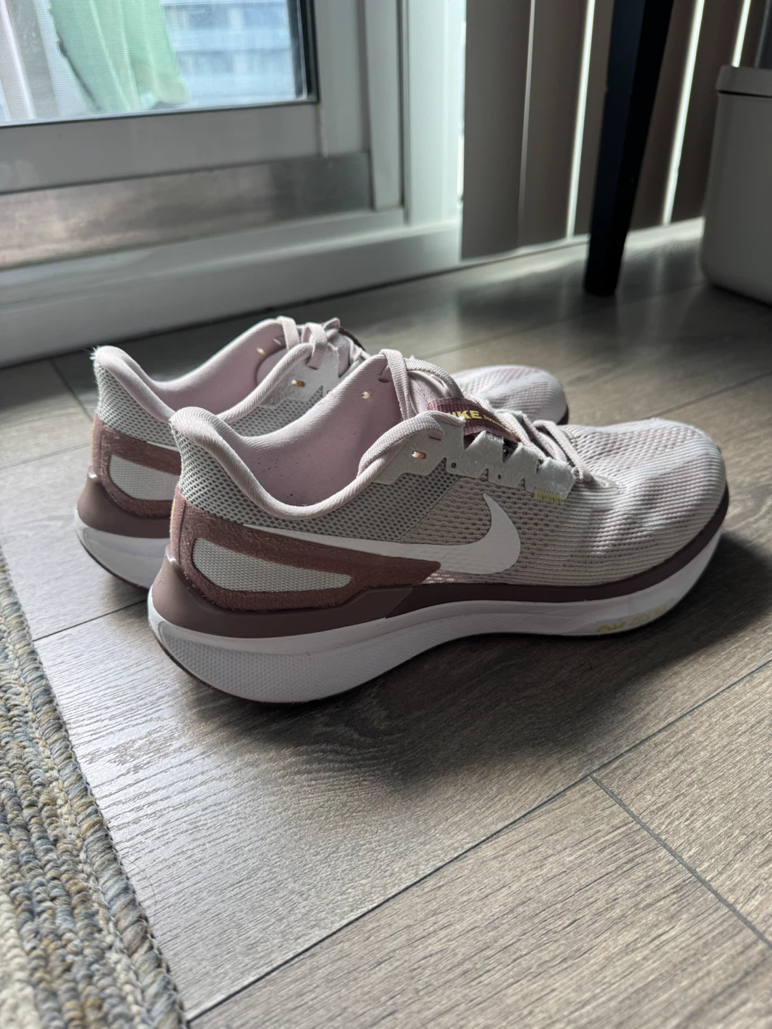 Nike Structure 25 Running Shoes (US 8.5 Women’s) - photo 2