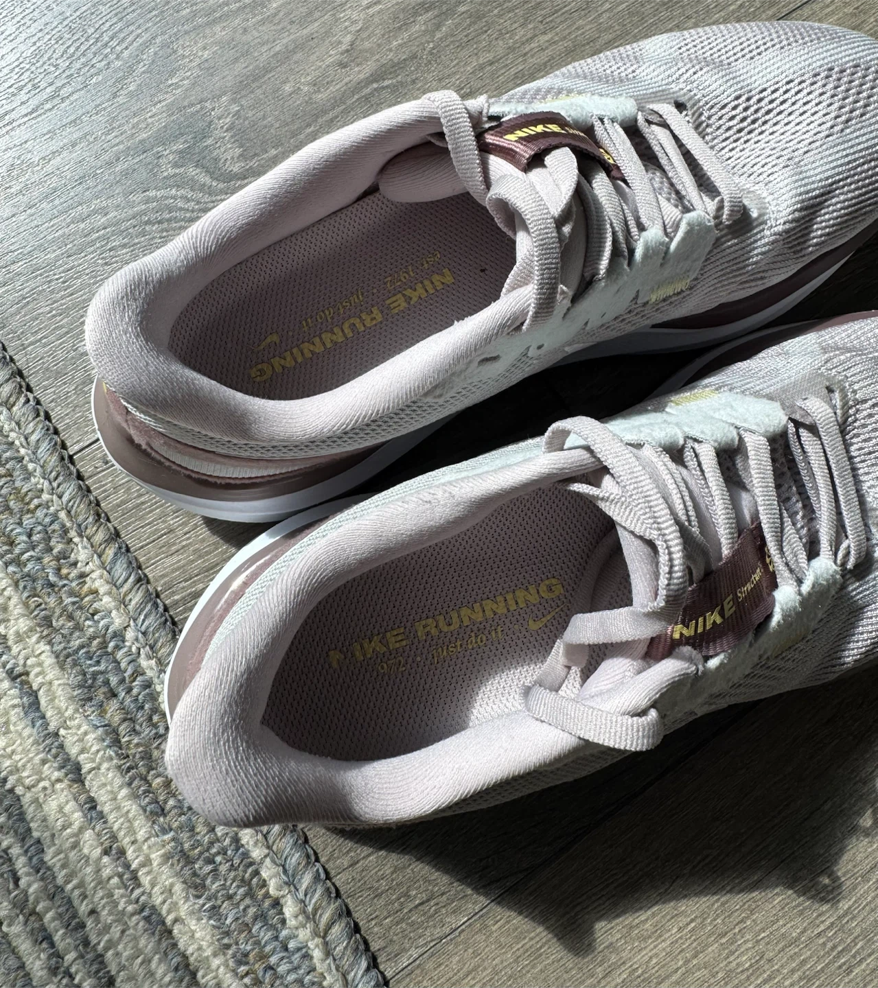 Nike Structure 25 Running Shoes (US 8.5 Women’s) - photo 5