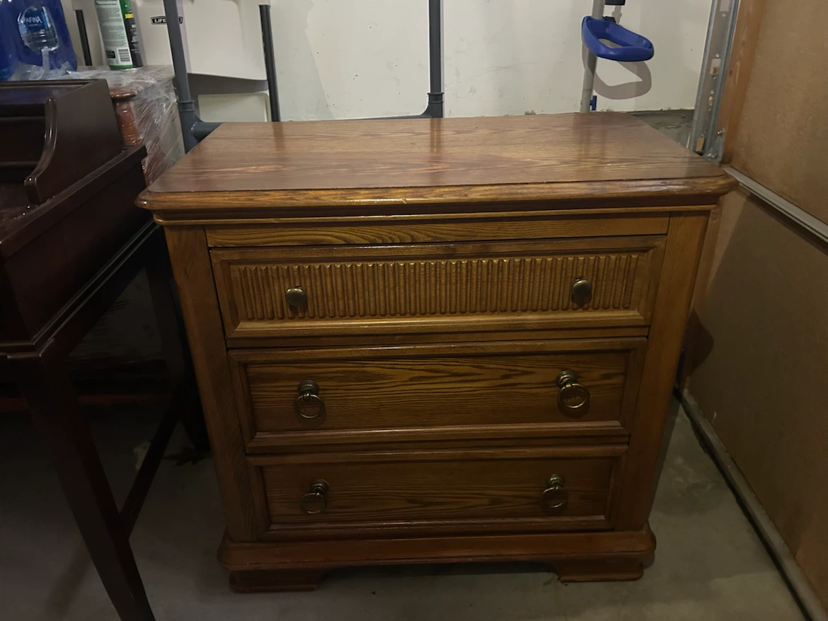 Vintage Oak Nightstand with 3 Drawers - photo 2