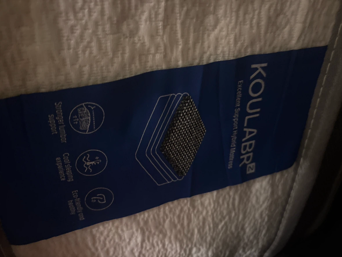 Koulabr king size mattress has coffee stain - photo 2