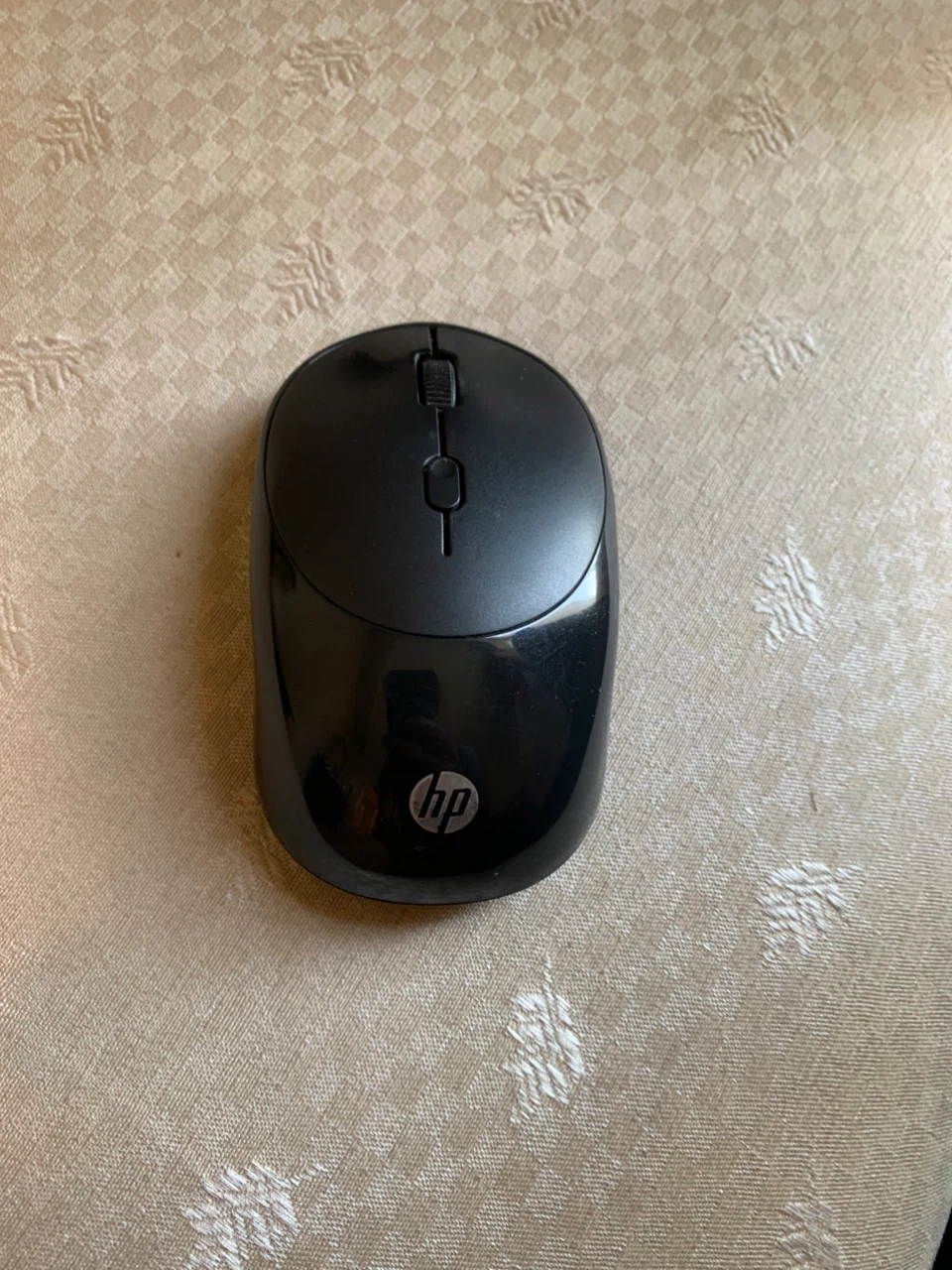 HP M090 Wireless Mouse and Striff Mousepad