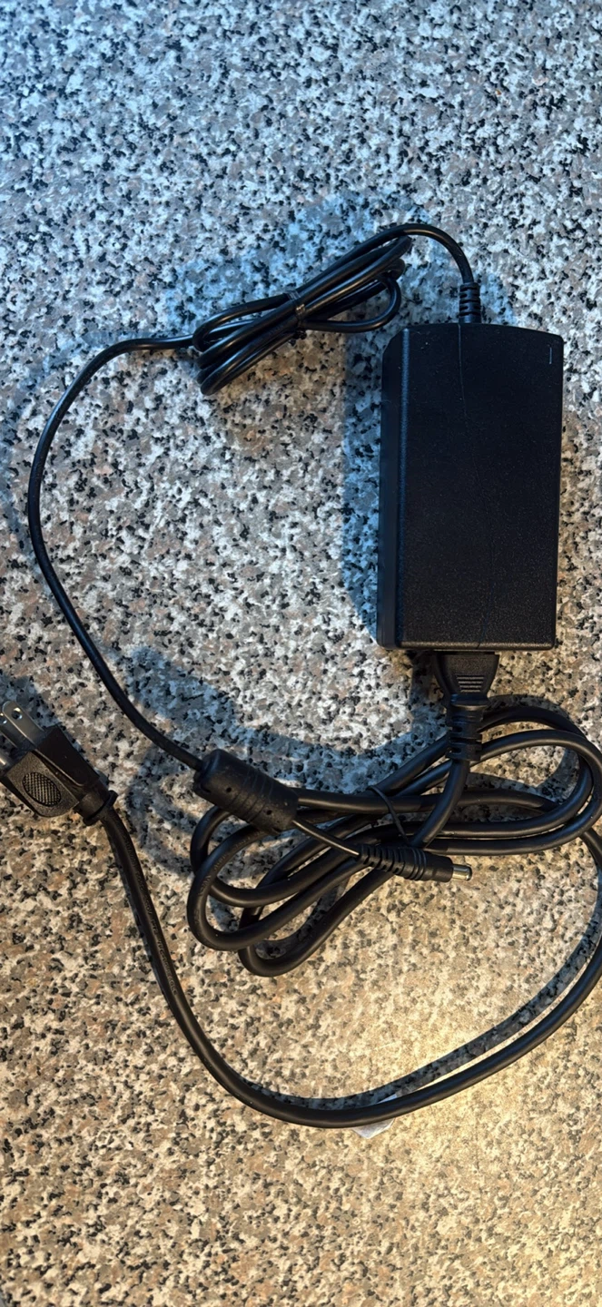 12V DC Power Adapter - photo 3
