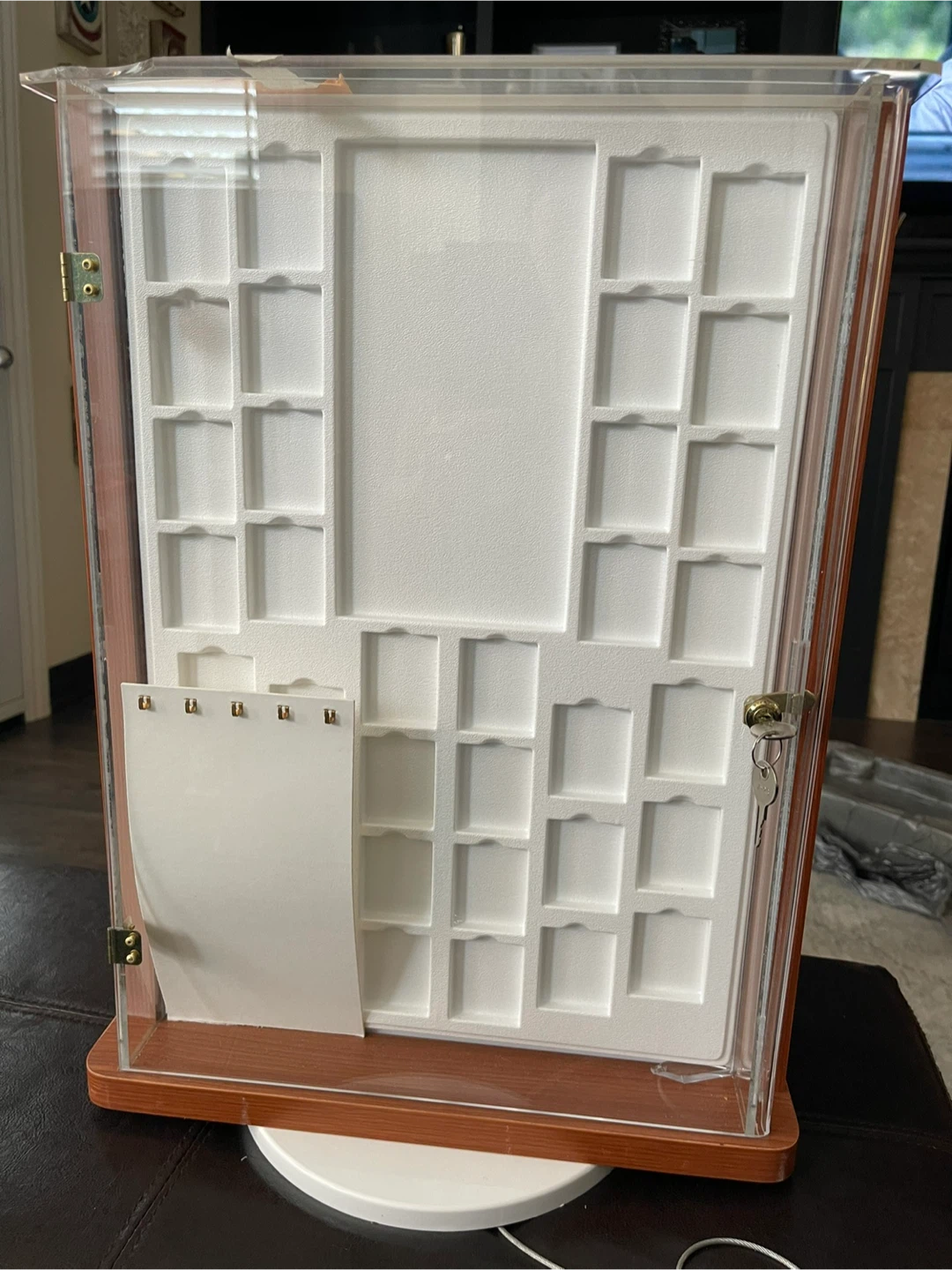 Locking Countertop Display Case - 2 sided Assembled - photo 2