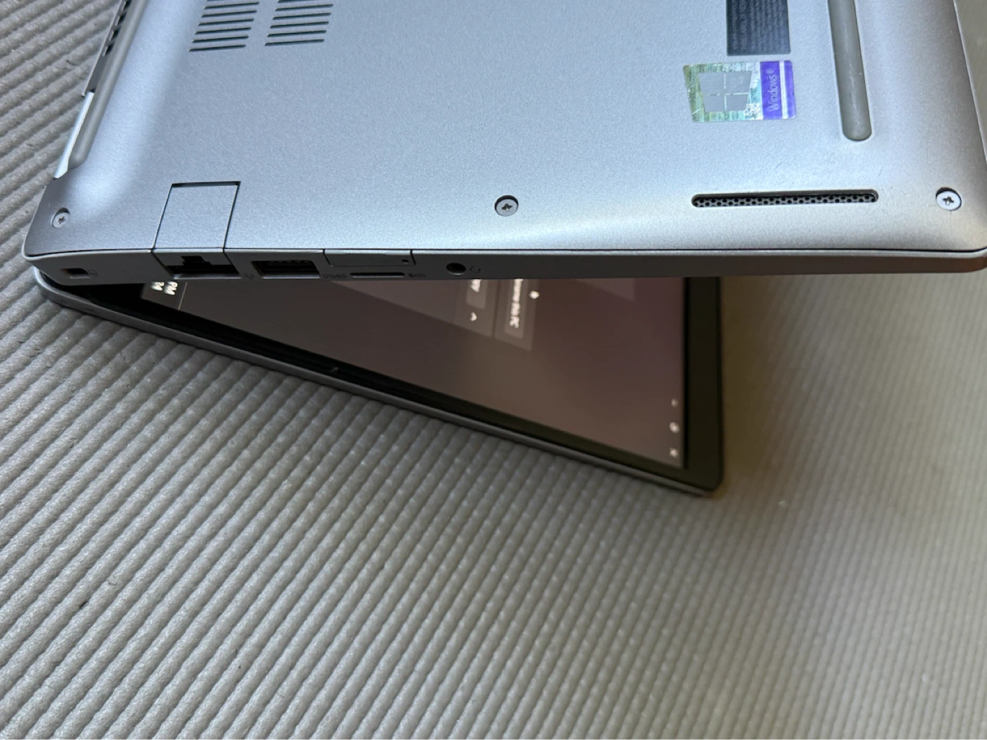 Dell Latitude 5310 Laptop - photo 4