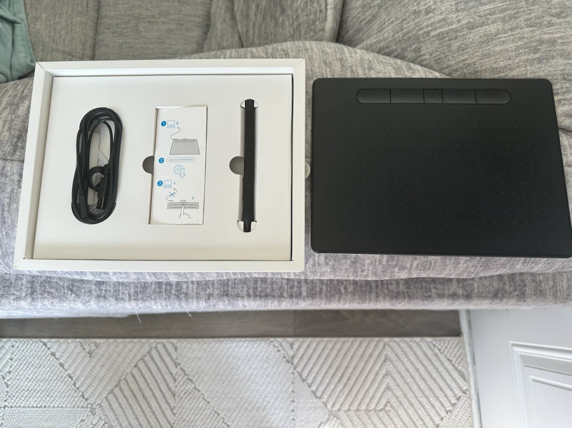Wacom Intuos Pro Tablet with Stylus (CTL6100WLKO) - Black - photo 2
