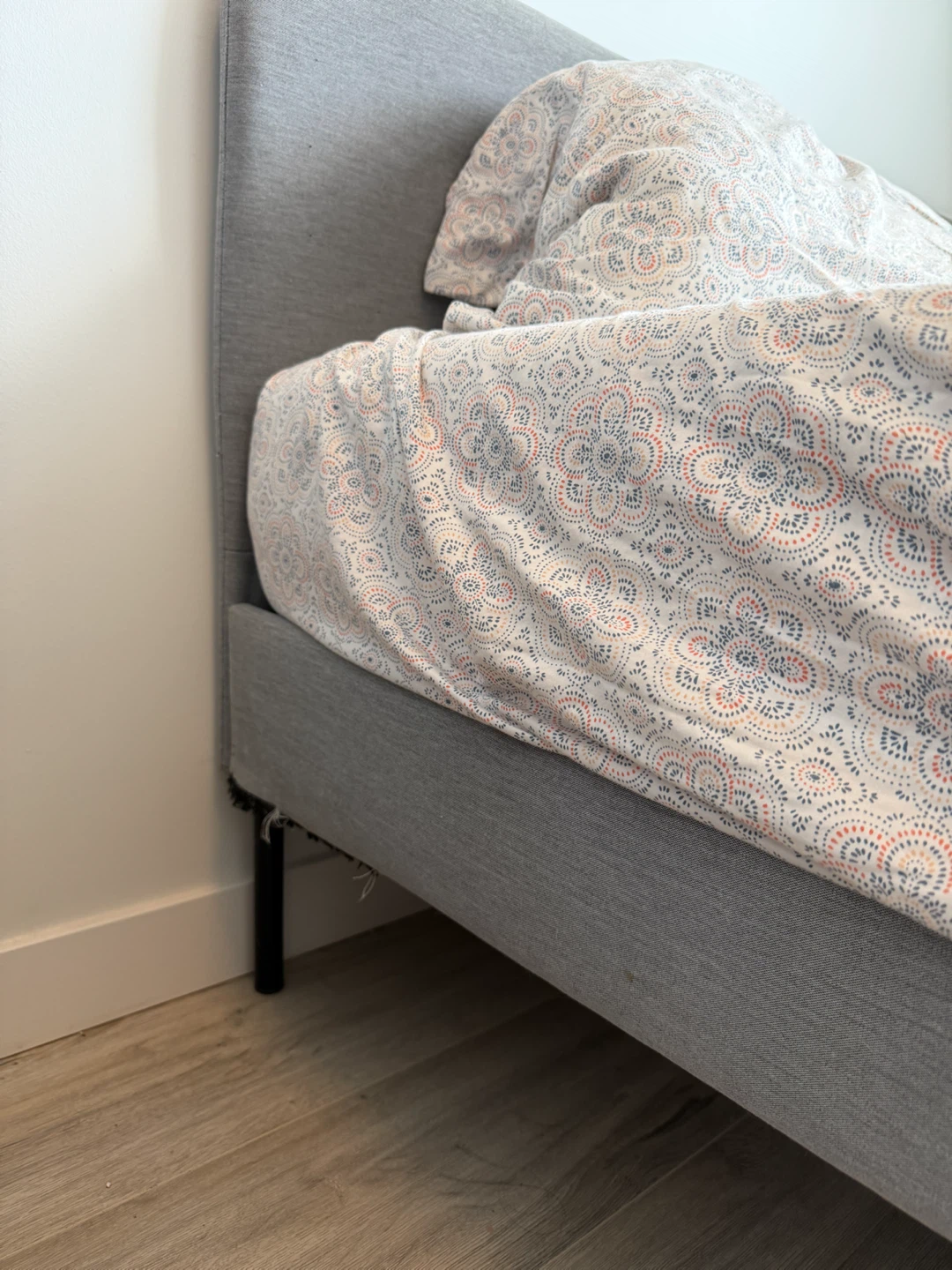 Bed frame with Ashley Sleep Chime 8-inch Memory Foam Mattress - photo 4