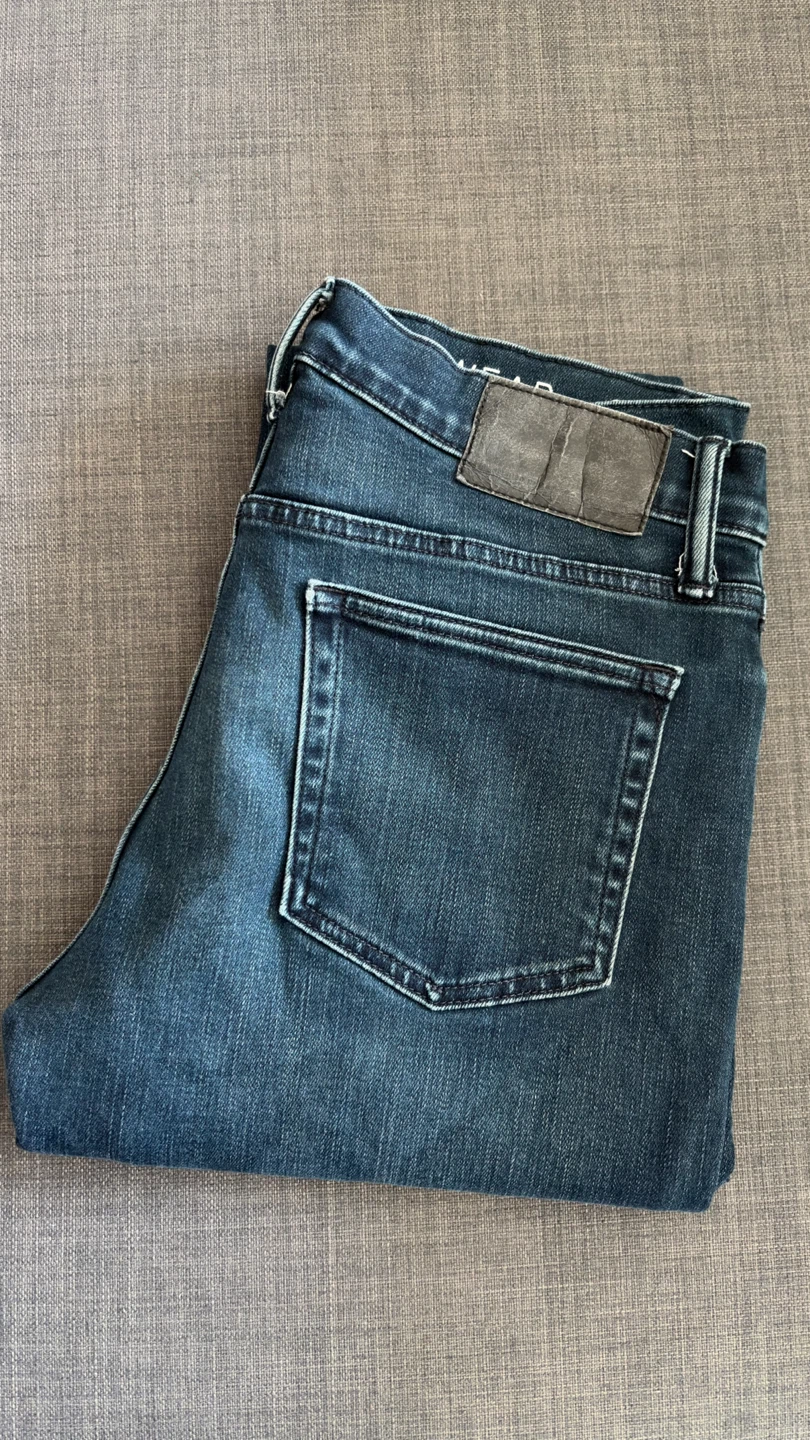 GAP Slim Fit Jeans - Size 31x32