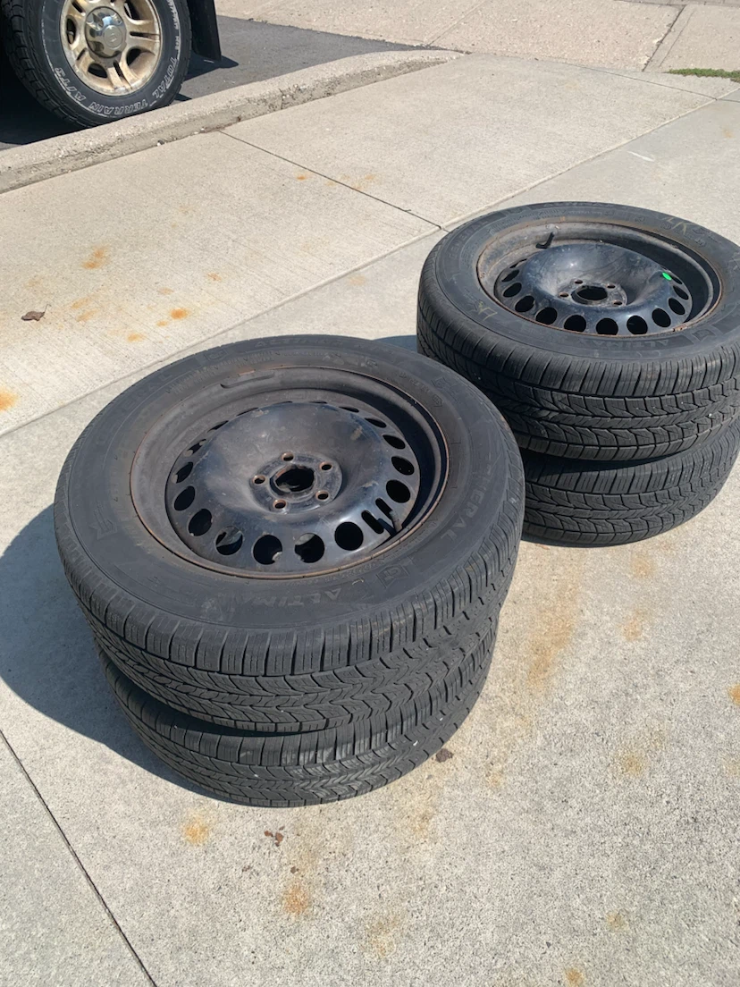 215/60 R16 95T Tires (Set of 4)
