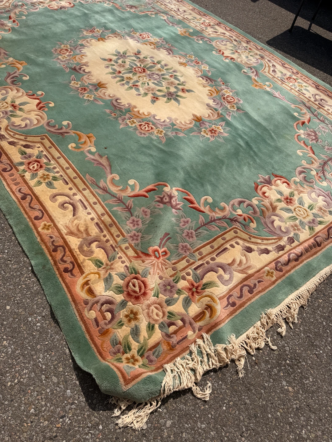Area Rug with Floral Design - photo 4
