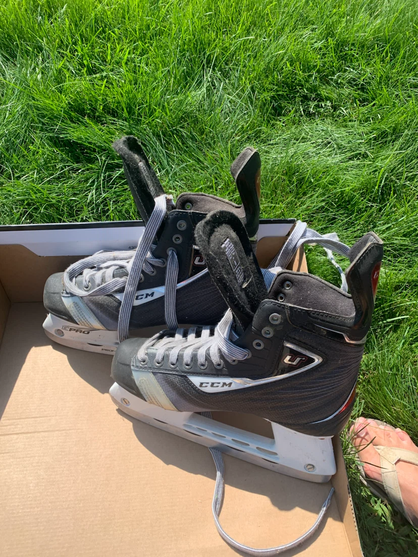 CCM U+ Pro Hockey Skates - Size 8