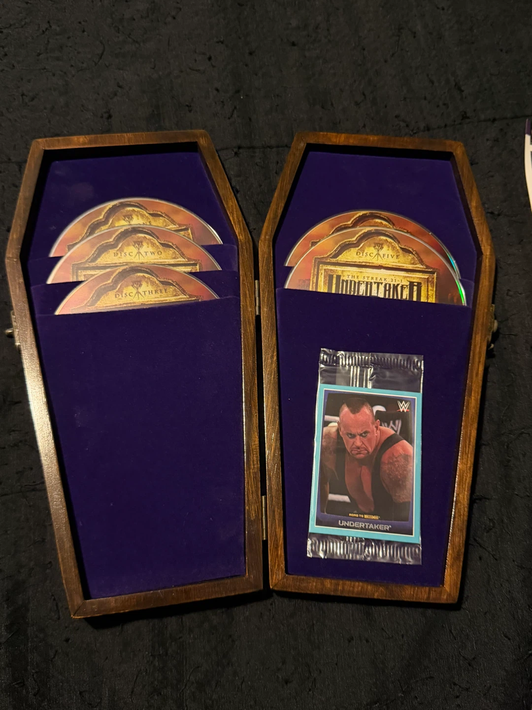 The Undertaker: The Streak 21-1 DVD Box Set - photo 3