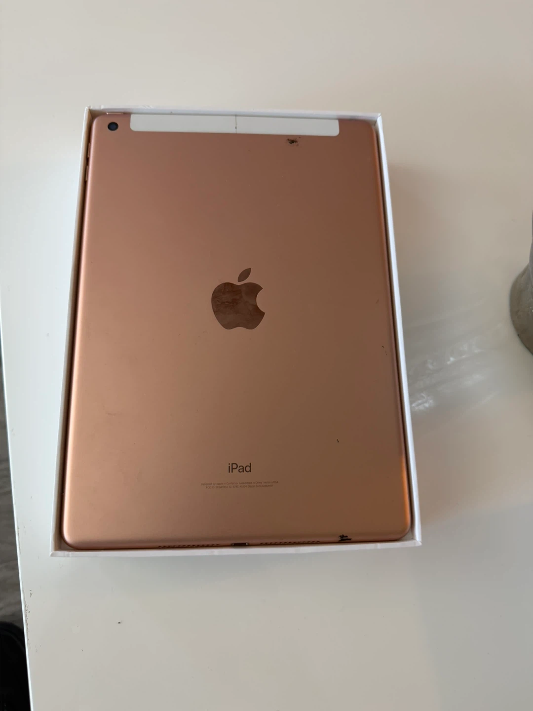 Apple iPad Gold 6th Generation WiFi & Cellular 128GB - photo 2