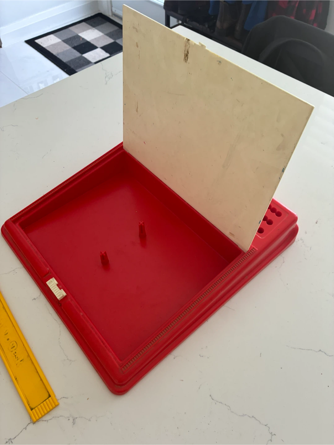Vintage 1980s Crayola Draw ’N Do Desk – $25 obo - photo 3