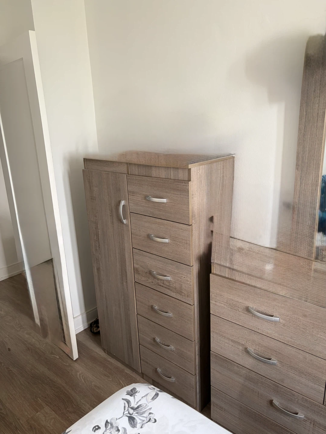 Wooden Dresser with 6 Drawers and Cabinet