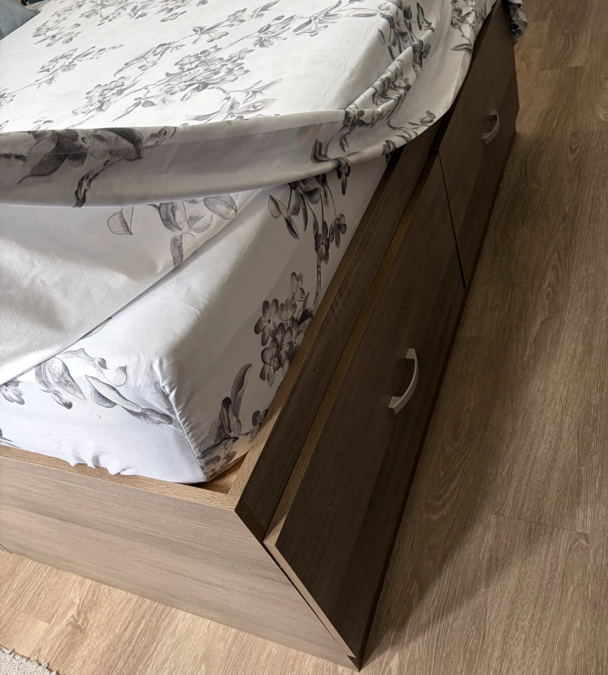 Wooden Dresser with 6 Drawers and Cabinet - photo 3