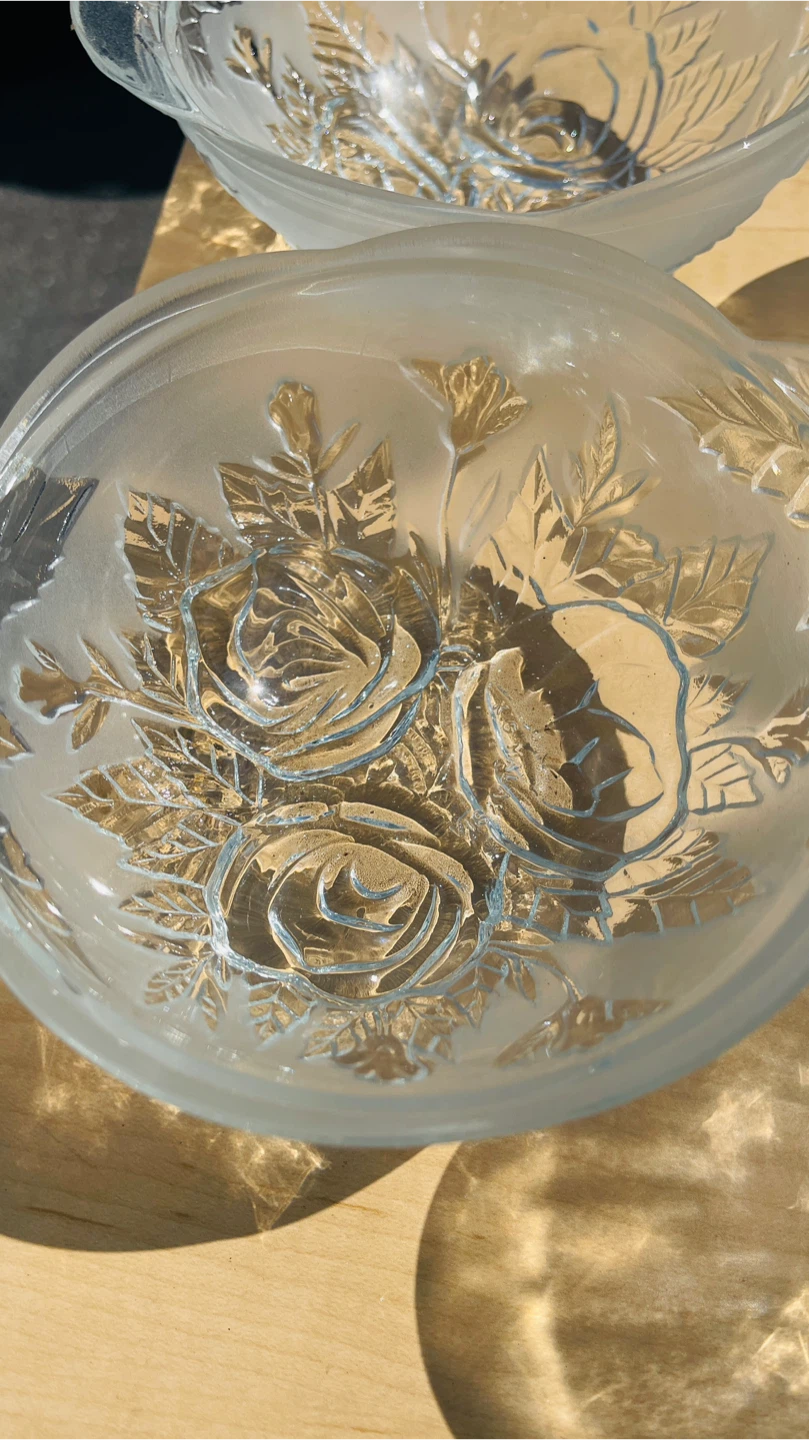 Set of 4 Frosted Glass Bowls with Rose Design - photo 2