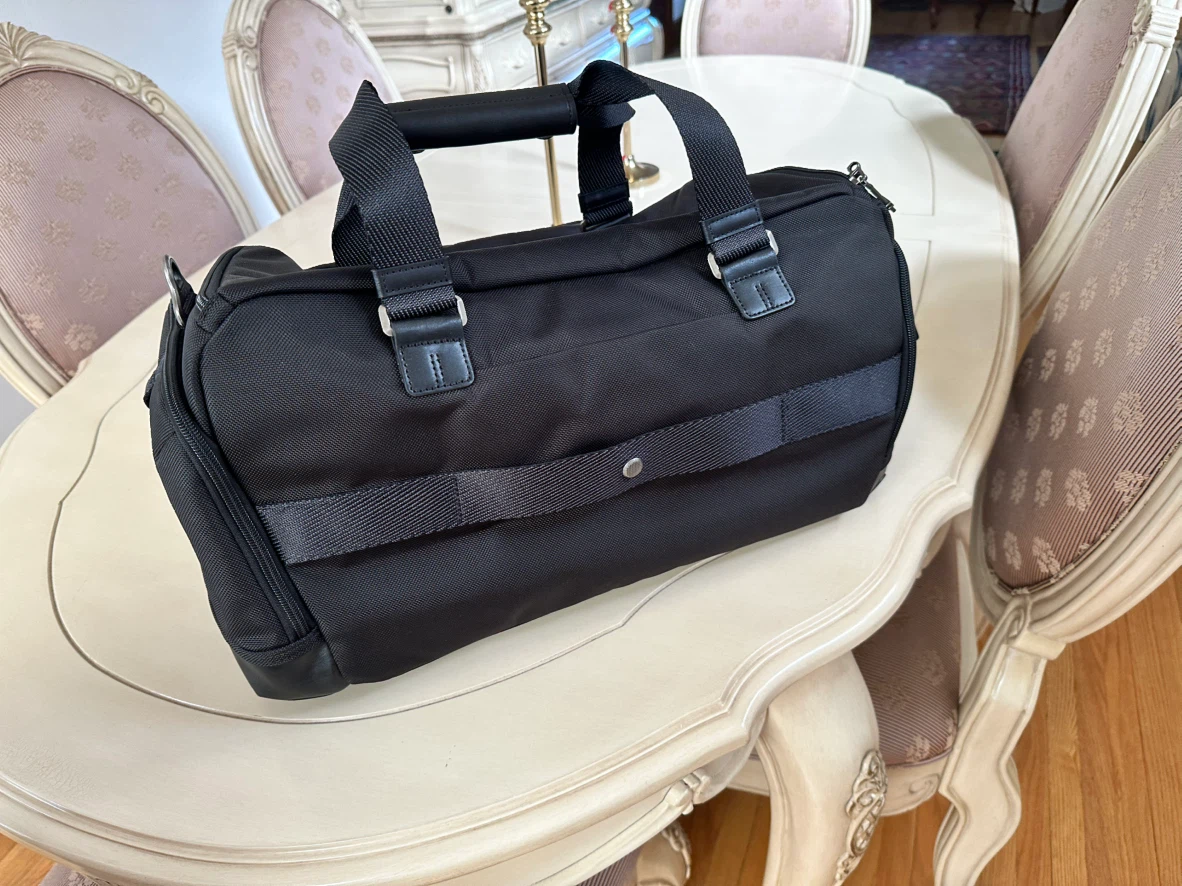 BRAND NEW Tumi Duffel Bag - photo 2