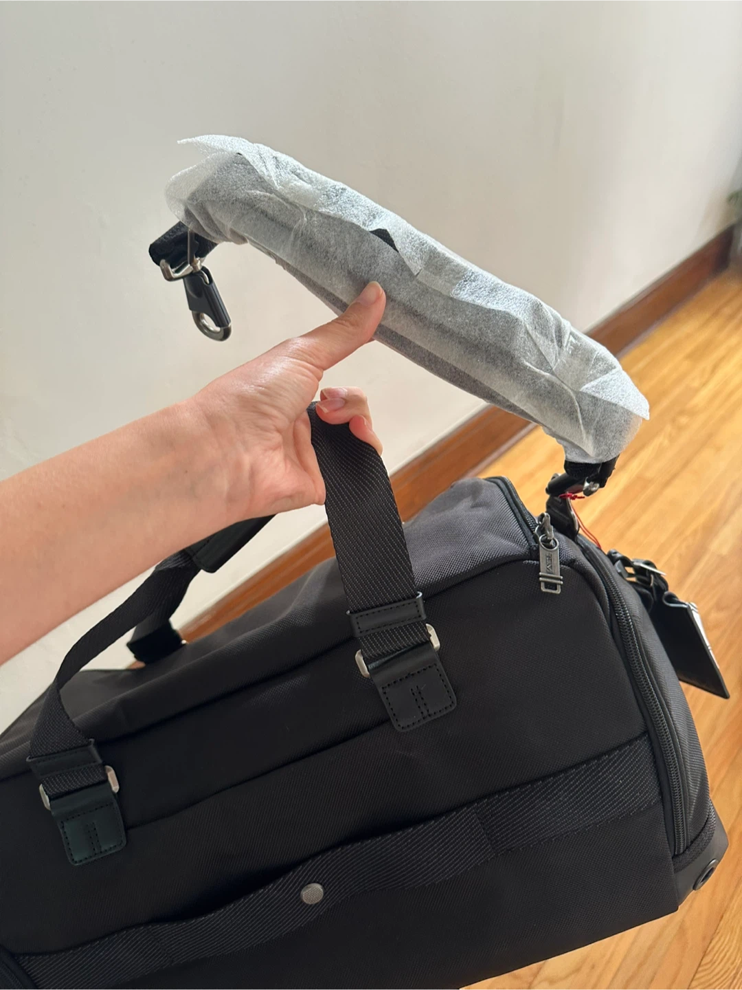 BRAND NEW Tumi Duffel Bag - photo 5